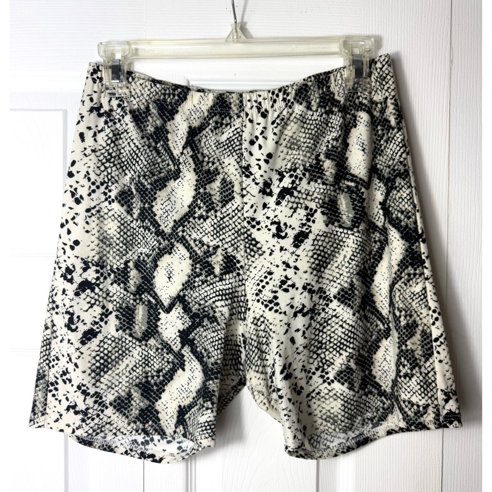 Tres Bien Gray Snakeskin Biker Shorts Size Large Athleisure Made USA Animal